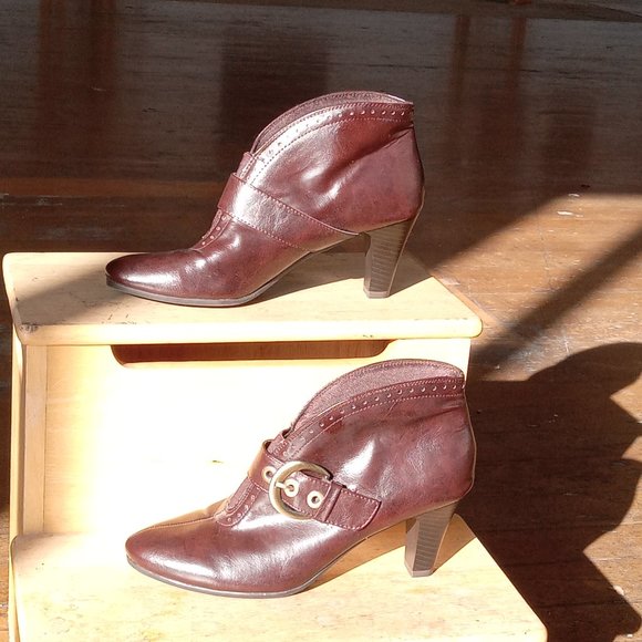 Brown vegan leather ankle booty with rubber soles - Picture 6 of 6